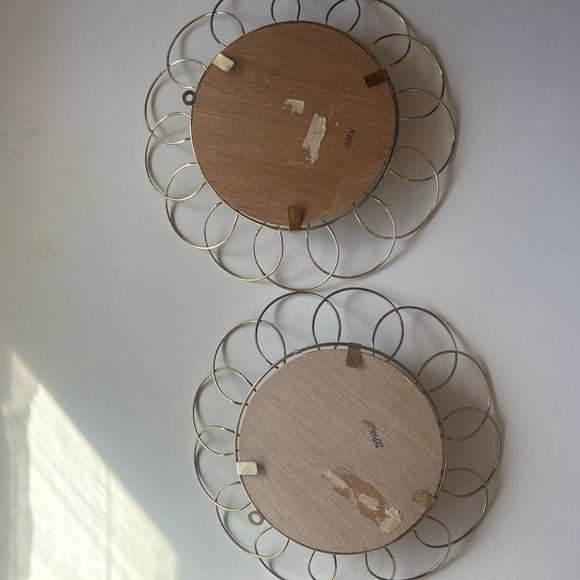 Vintage Wire Frame Portraits with Black Background - Picture 4 of 4